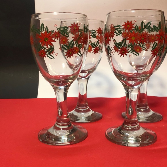 Set of 4 vintage poinsettia glasses - Picture 3 of 5
